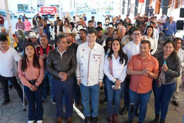 Noroña en Alfajayucan con la senadora Sandra Simey Olvera y el alcalde Julio Agustín Cruz Tovar