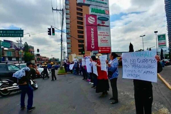 Pedregales manifestación agua centro comercial Gran Sur