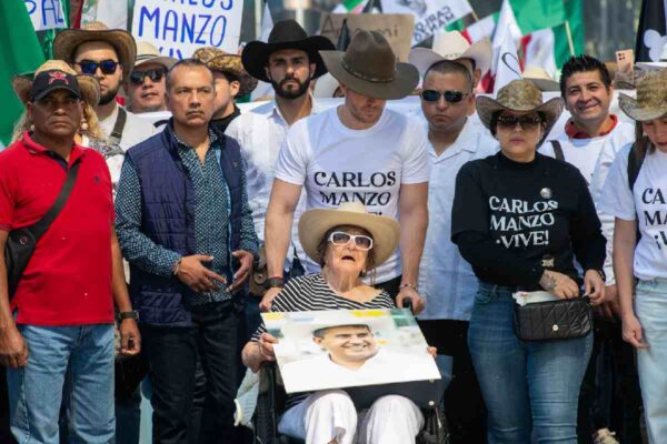 Rachel abuela Carlos Manzo marcha CDMX