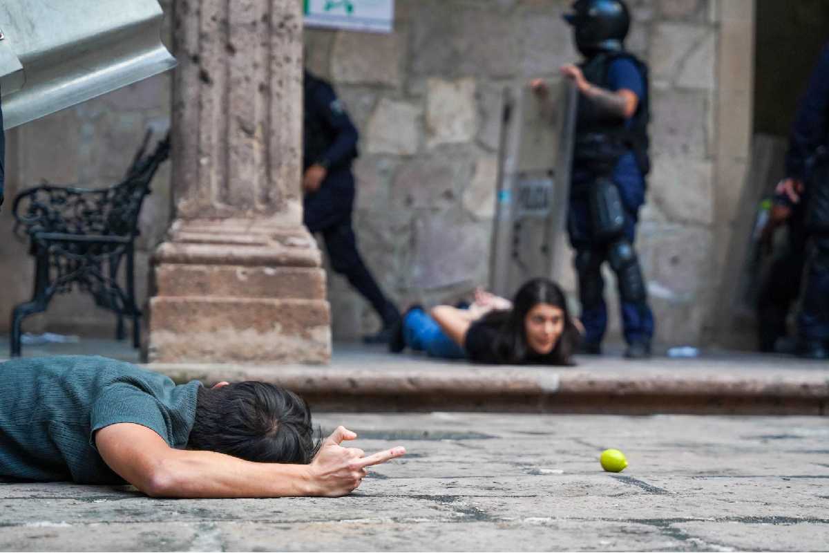 Exmagistrado y funcionarios se deslindan de actos vandálicos tras protesta en Morelia por asesinato de Carlos Manzo