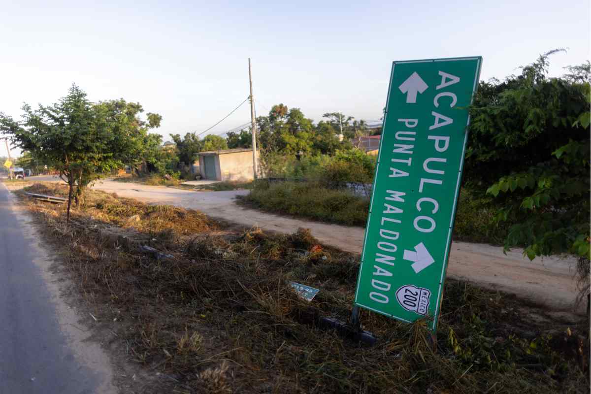 “Factura Climática” llega a Cuajinicuilapa, comunidad golpeada por huracanes y con infraestructura aún dañada