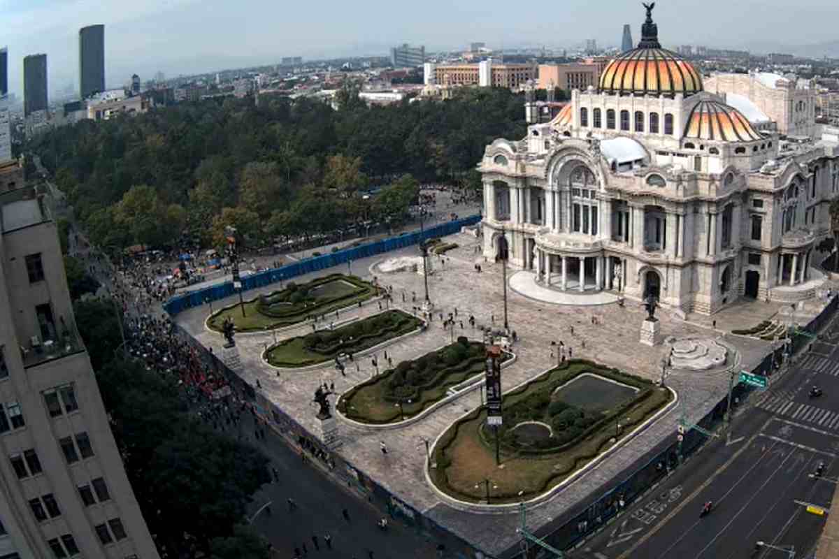 Marcha de la Generación Z en CDMX exige seguridad, les impiden llevar protesta al Zócalo