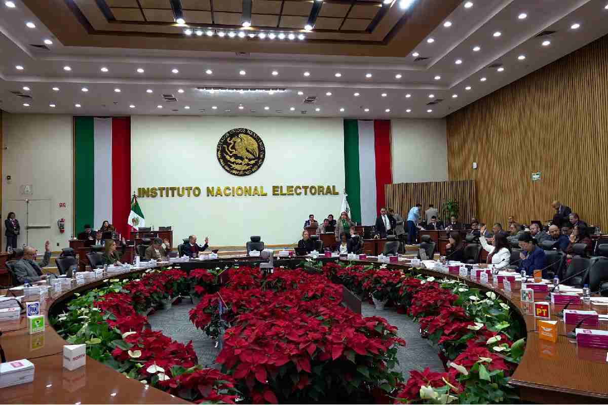 INE descarta financiamiento del partido español Podemos a la campaña de 2018 de AMLO