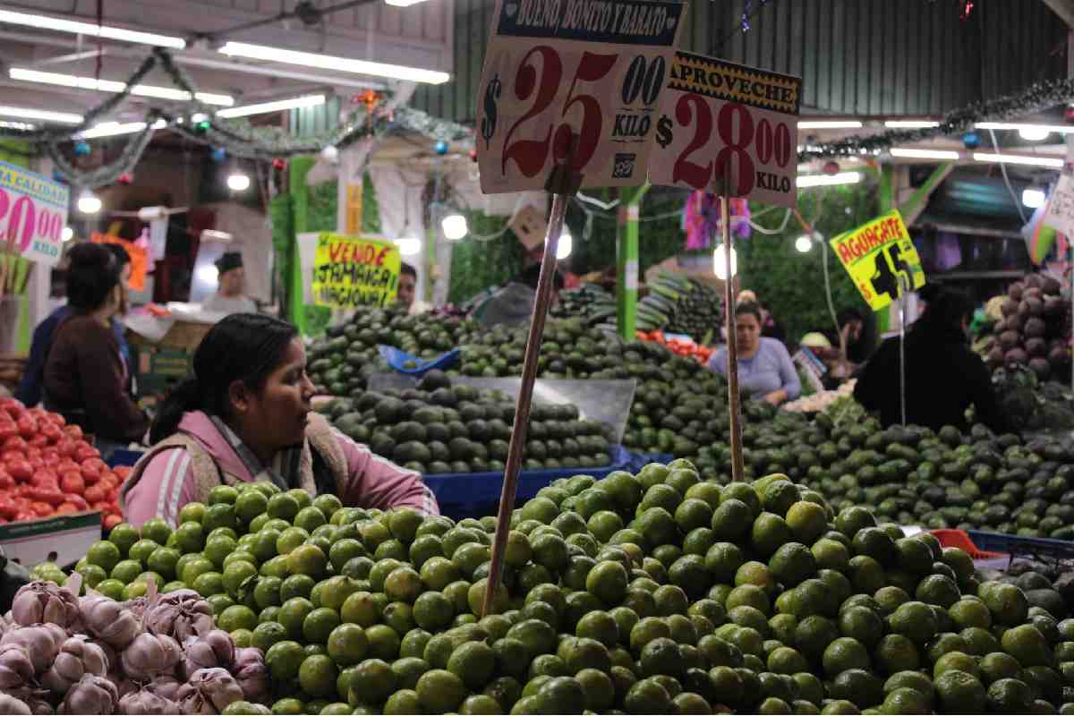 Ingresos mínimos para vivir en ciudades suman 16 meses consecutivos de aumentos en octubre