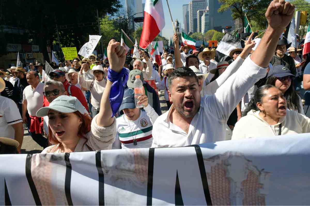 Marcha convocada por Generación Z en CDMX reclama justicia por el asesinato de Carlos Manzo y protesta contra la violencia
