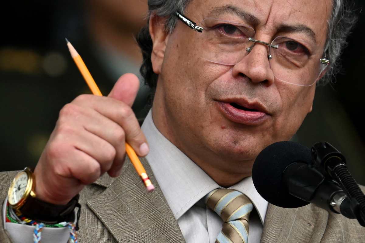 Seis menores víctimas de reclutamiento forzado fallecen en bombardeo contra guerrillas en Colombia ordenado por Petro
