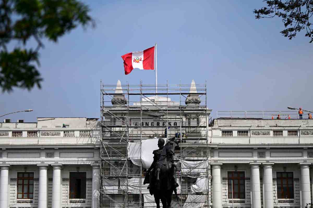 México rechaza declaración de Sheinbaum como "persona non grata" por Congreso de Perú