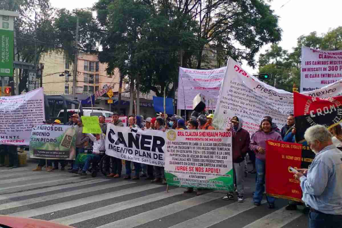 Sader y cañeros pactan mesa para definir apoyos ante crisis del azúcar; levantan bloqueos en CDMX