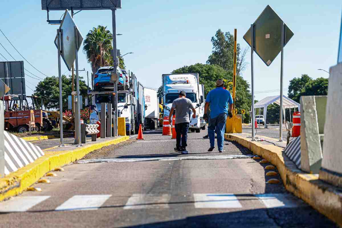 Transportistas y campesinos vuelven a la mesa de negociación en Segob en el cuarto día de bloqueos