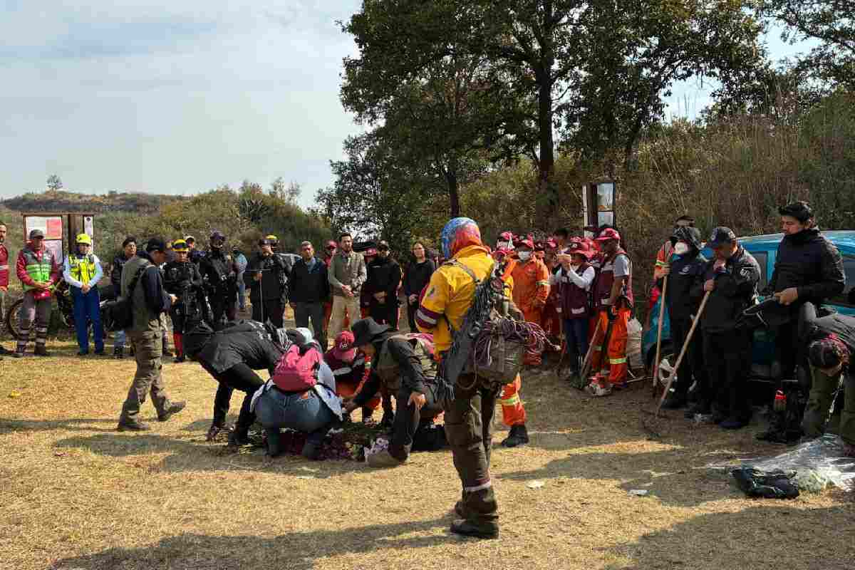 Con sentimientos encontrados, buscan a personas desaparecidas por segundo día en Lomas de Tarango, en Álvaro Obregón
