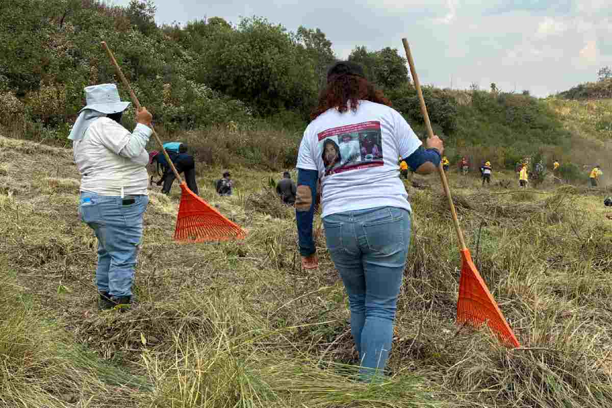 Con sentimientos encontrados, buscan a personas desaparecidas por segundo día en Lomas de Tarango, en Álvaro Obregón