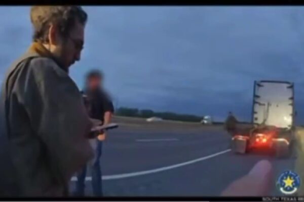 Conductor tráiler migrantes detenidos texas