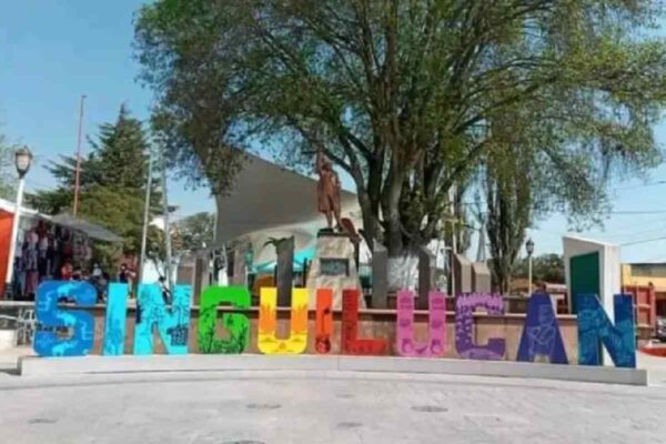 Detienen a extesorera de Singuilucan, Hidalgo; la acusan de irregularidades en el manejo de dinero público