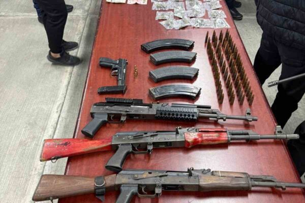 Detienen a 12 presuntos miembros del CJNG en San Cristóbal, Chiapas; les aseguran armas y drogas