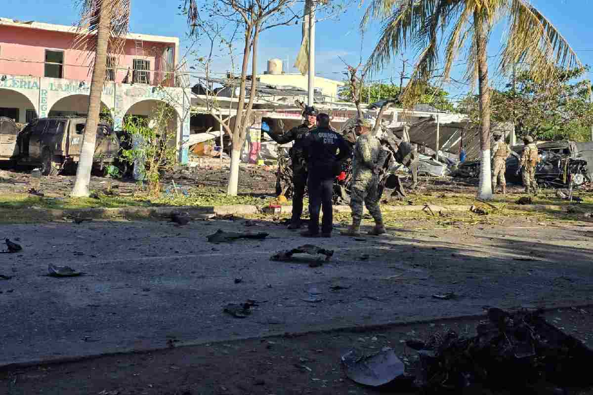 FGR inicia investigación por delincuencia organizada tras ataque con coche bomba a policía comunitaria de Coahuayana, Michoacán