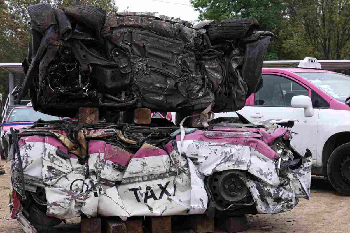 Gobierno de CDMX busca reactivar app de taxis para que compita con Uber y Didi