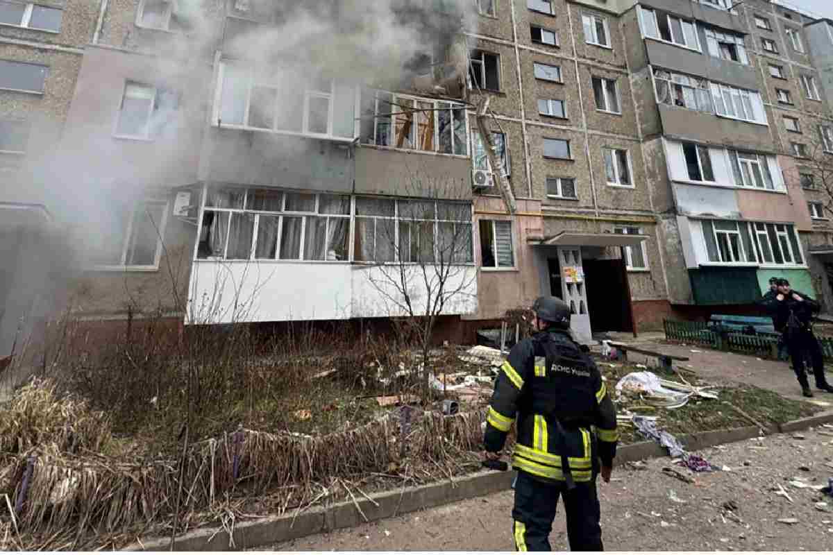 Kiev sufre ataque masivo ruso; autoridades ucranianas dicen que hay amenaza de uso de misiles 