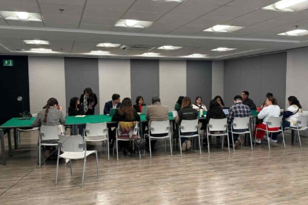 Mesas de trabajo por Tren Maya