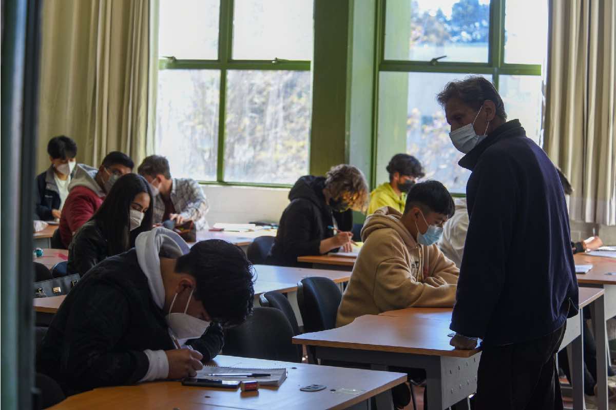 México termina 2025 con crisis educativa por falta de evaluación y decisiones basadas en criterios partidistas, alertan especialistas_Animal Político_1