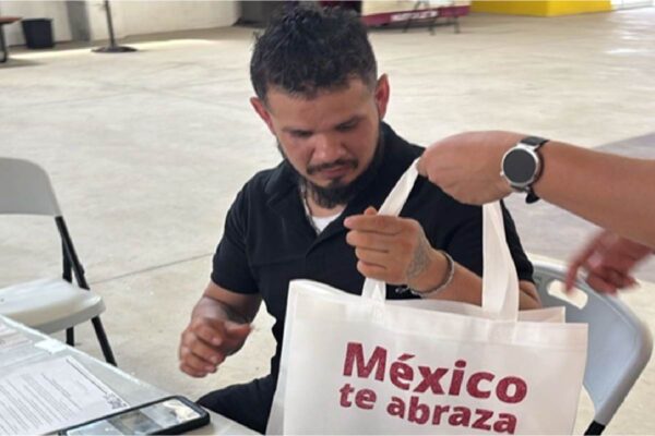 Migantes deportados programa México te abraza