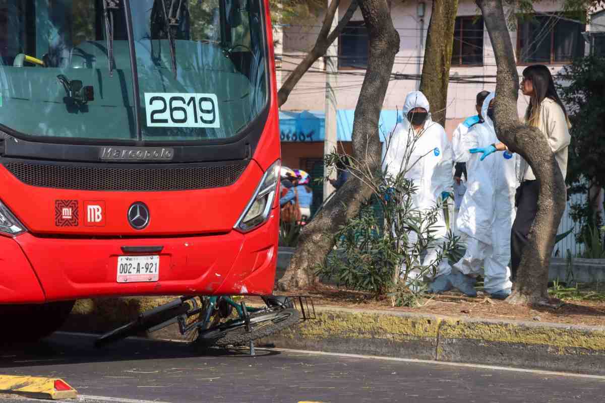 Muere ciclista tras ser atropellado por Metrobús en GAM; organización protesta para exigir seguridad