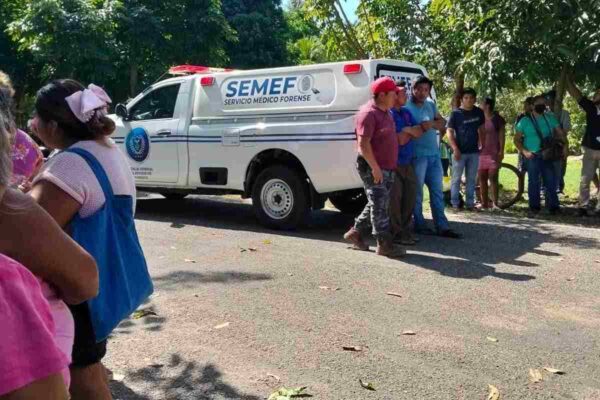 Pobladores de Centla, Tabasco, denuncian que fuga en ducto de Pemex causó la muerte de dos personas