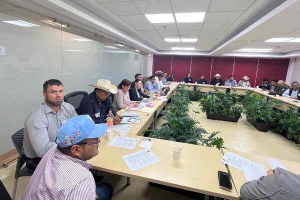 Productores presionan; exigen ajustes de última hora a la Ley de Aguas y advierten que defenderán los volúmenes de agua