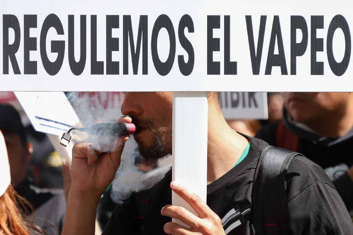 Prohibición de vapeadores, terreno fértil para el mercado negro y riesgos de criminalización, advierten legisladores