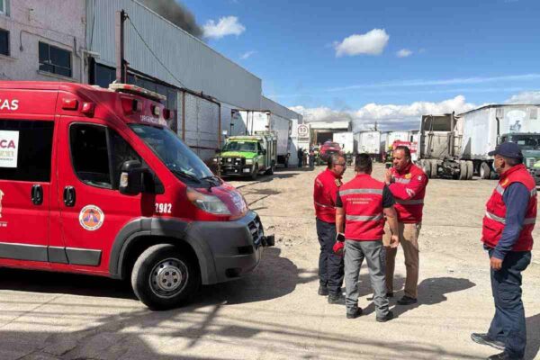 Recuperan 7 de 10 cuerpos de víctimas de la caída de avioneta en Toluca; FGR debe investigar, dice Sheinbaum