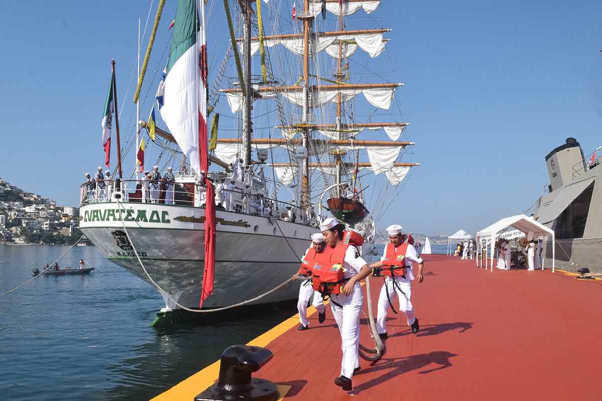 Regresa el buque escuela Cuauhtémoc a Acapulco Guerrero