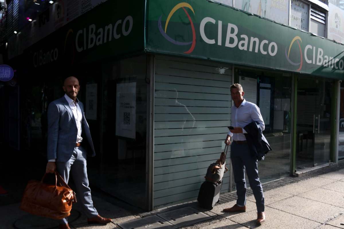 Revocan permiso a Vector para operar como casa de bolsa tras acusación de EU por lavado de dinero
