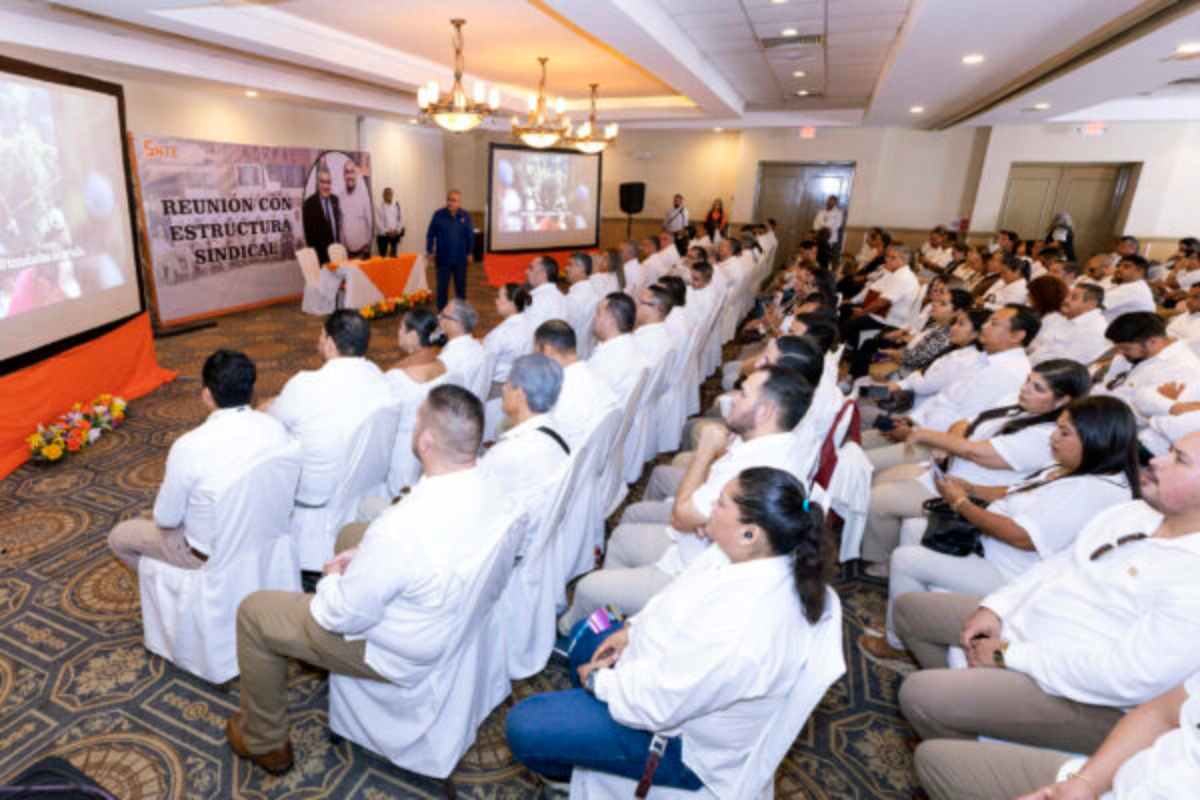 SNTE pide aumento de sueldo acorde al 13 % de salario mínimo para 2026