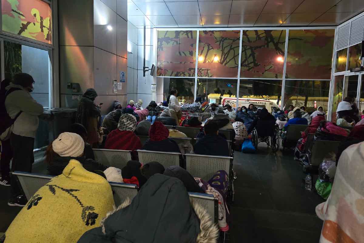 Salud para todos, en el papel; pacientes sin seguridad social viajan hasta 700 km por atención de alta especialidad Animal_Político_2