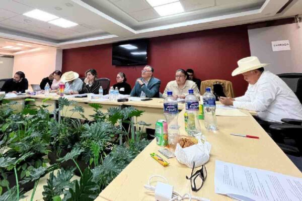 Transportistas y Campesinos mantienen mesas de diálogo