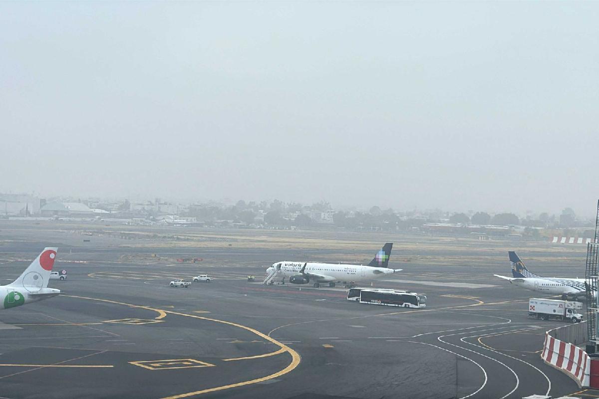 AFAC investiga incidente en el AICM: piloto de Magnicharters retuvo vuelo y acusó irregularidades laborales