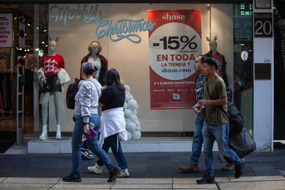 La confianza de los consumidores cae otra vez y se suma a señales de desaceleración de la economía