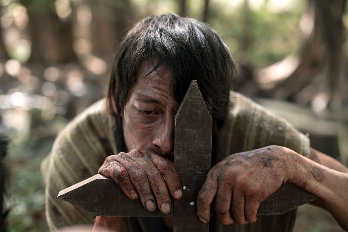 Luis Alberti es Juan en 'El diablo en el camino'.