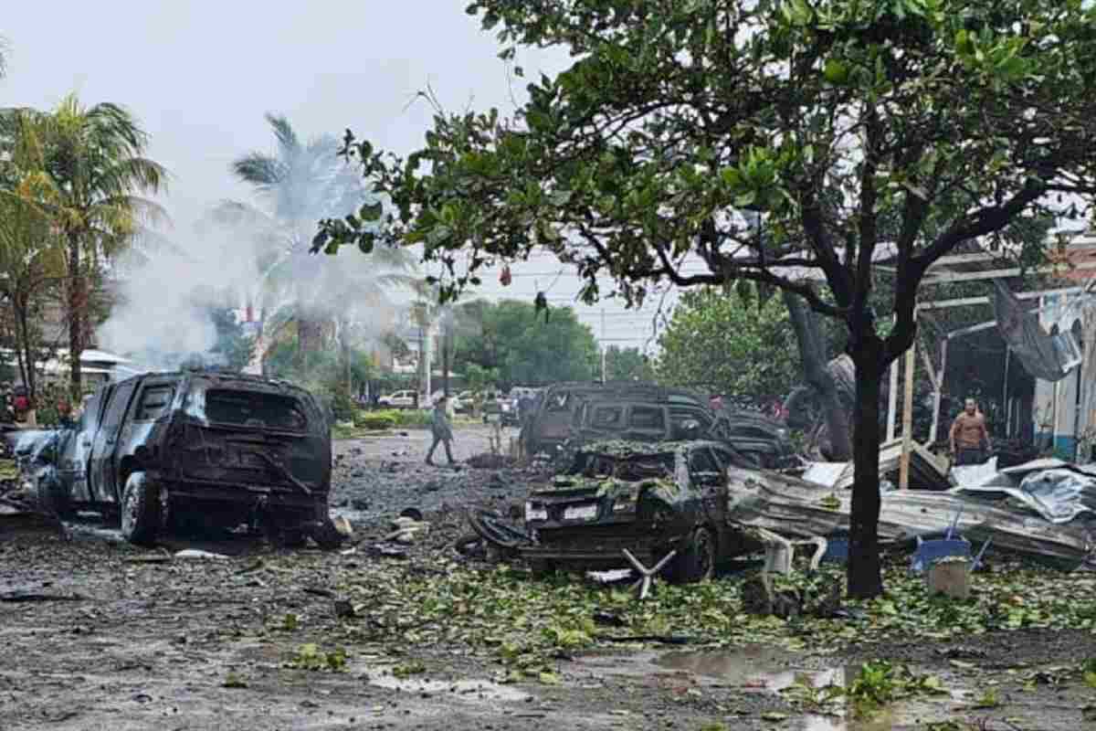 Explosión en Michoacán no fue “coche bomba”, sino un ataque directo entre grupos criminales: Harfuch