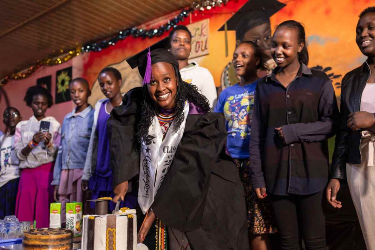 ninas-kenianas-sufriendo-mutilacion-genital-femenina-africa