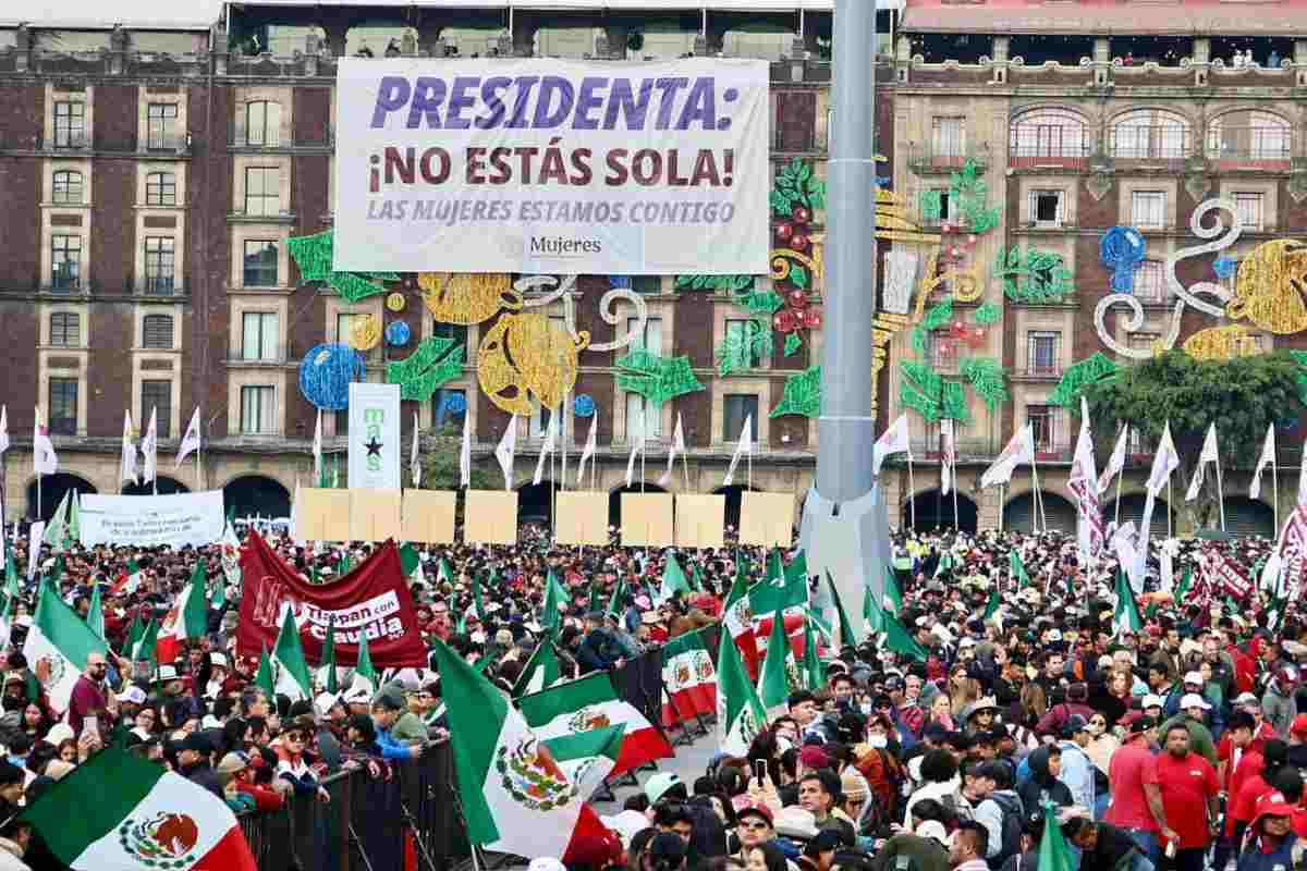 El Zócalo se llena desde temprano previo al mensaje de Sheinbaum por los siete años de la 4T
