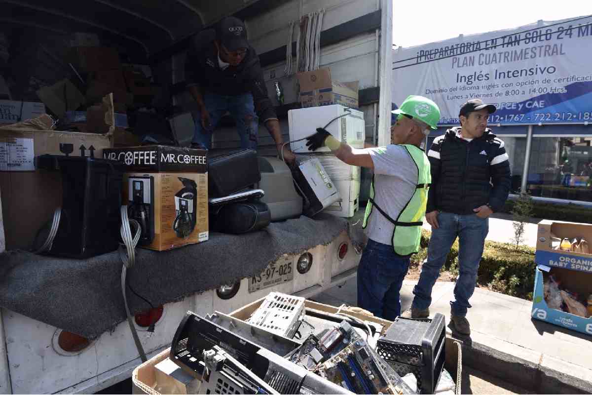 ¿Tienes aparatos electrónicos que ya no sirven? CDMX instalará 16 puntos fijos de reciclaje