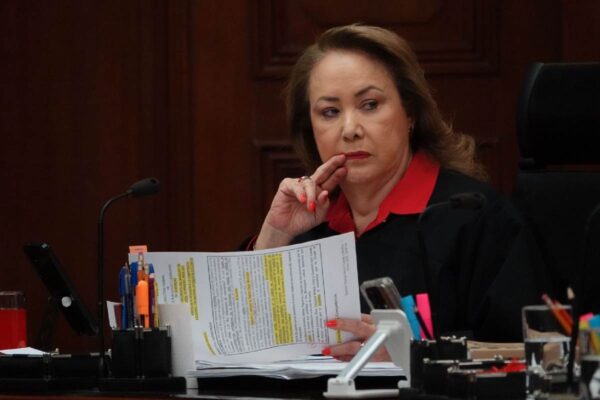 Corte da luz verde a la ministra Yasmín Esquivel Mossa para que participe en la revisión y resolución de asuntos de la UNAM pese a plagio de tesis