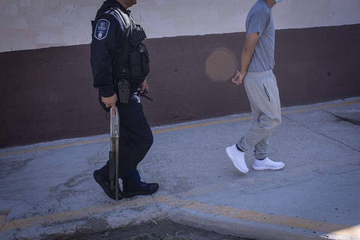 Decomisan red de comunicación al interior de penal de Pachuca, Hidalgo, tras operativo 