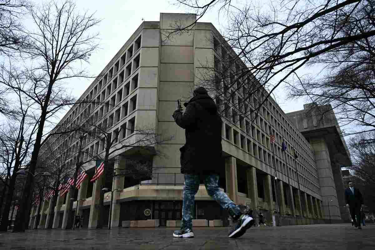 Detienen en Hidalgo a Alejandro Rosales, uno de los 10 fugitivos más buscados por el FBI