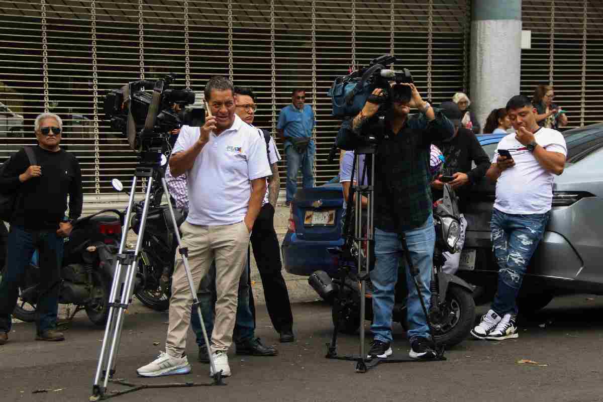 Detienen en Puebla a periodista por grabar a policías y “usurpar funciones”; Articulo 19 dice que es una práctica de intimidación 