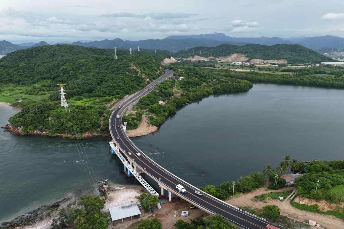 Marina no podrá realizar obras en Laguna de Cuyutlán para ampliación del puerto de Manzanillo, dice Semarnat