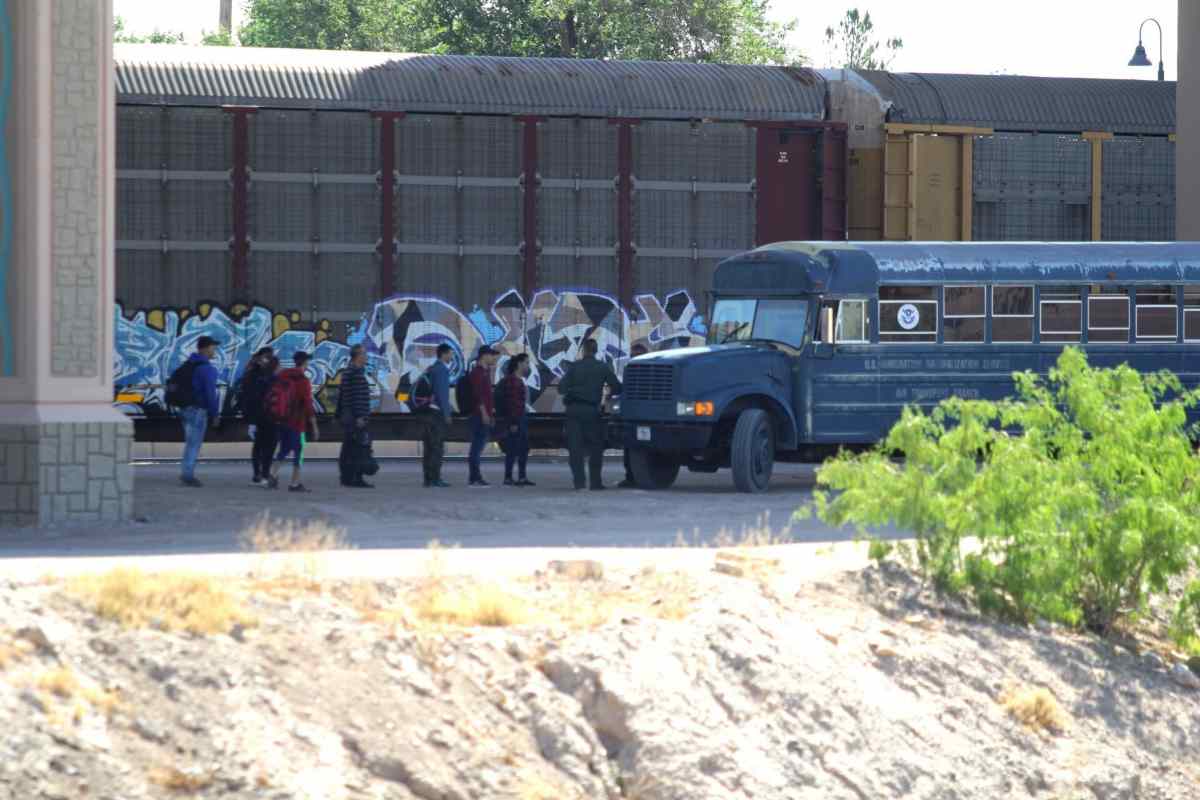 México rechaza tener injerencia en actividades políticas de EU a través de consulados