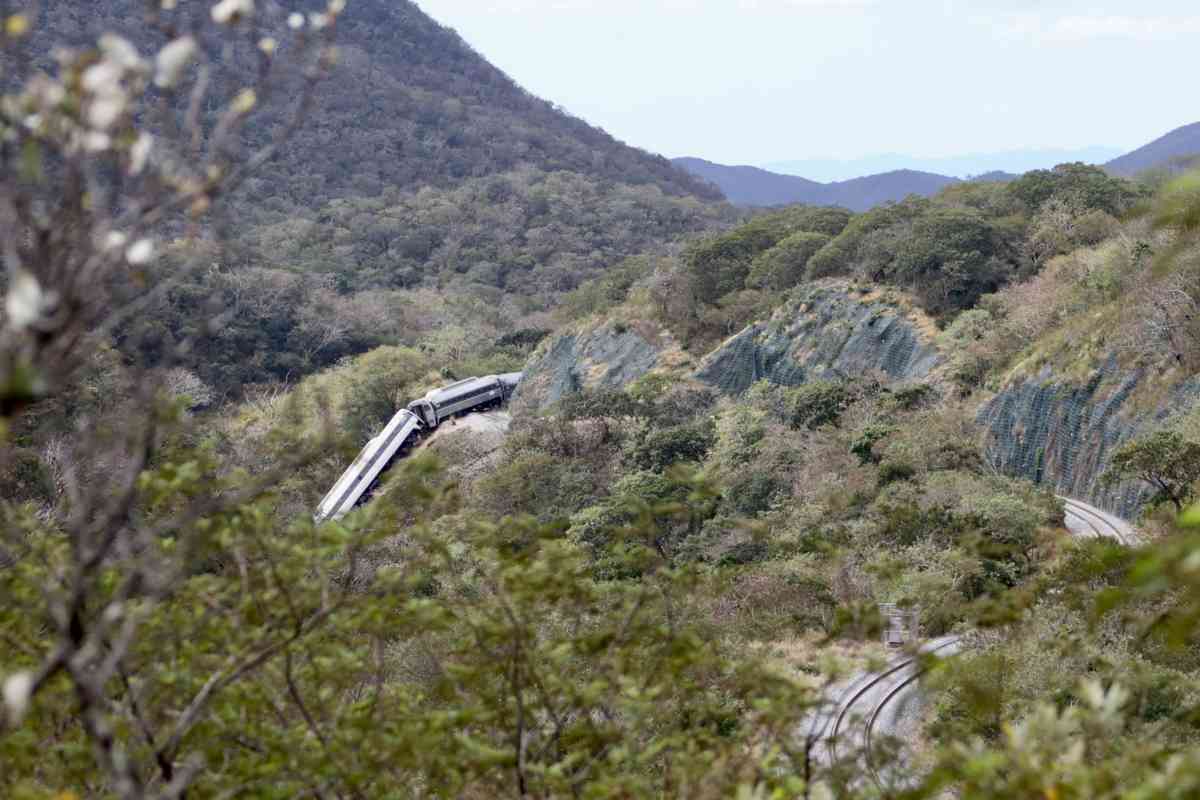 Morena frena discusión en el Senado sobre Tren Interoceánico; oposición exige que AMLO responda