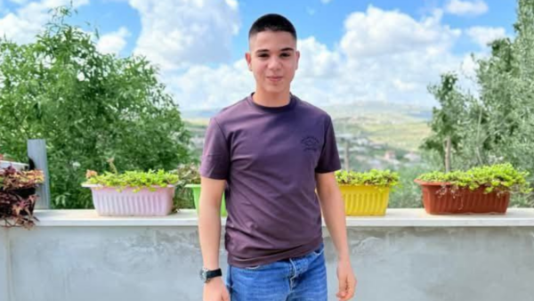 Murad Fawzi Abu Seifen, de 15 años, murió desangrado el 6 de noviembre de 2025 después de que soldados israelíes le dispararan cuatro veces tras una redada en las calles de la ciudad de Al Yamoun e impidieran la entrada de ambulancias.