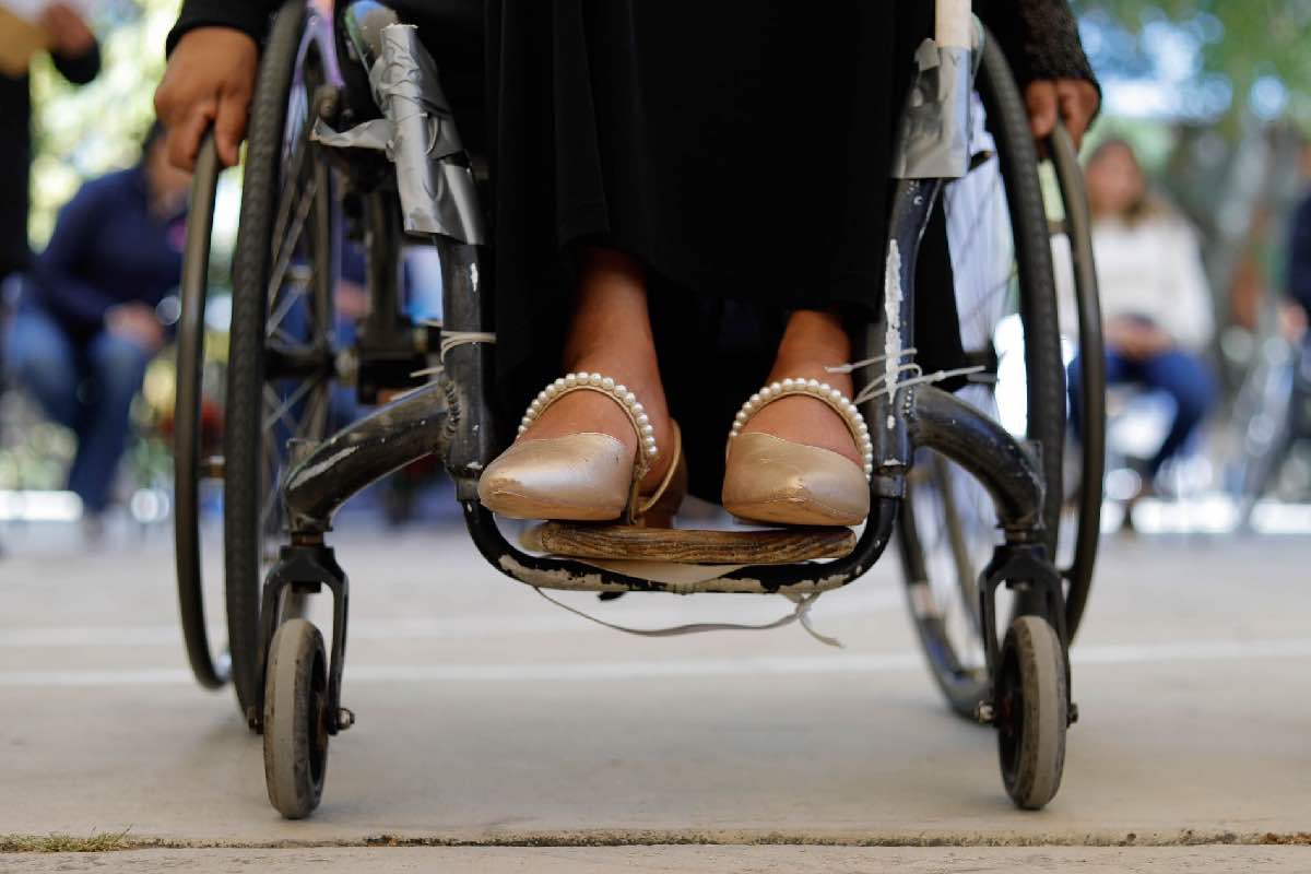 sandra-arrastrada-automovilista-exige-pago-silla-de-ruedas